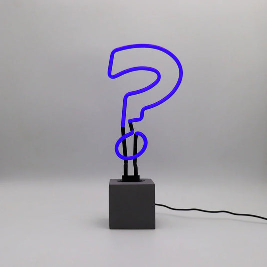 Lampada al neon con punto interrogativo