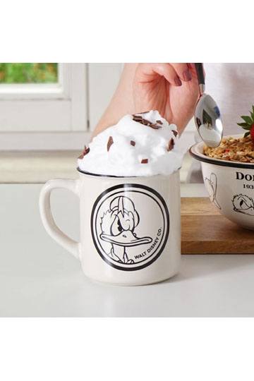 Mug ta' Donald Duck - Fil-Karozza