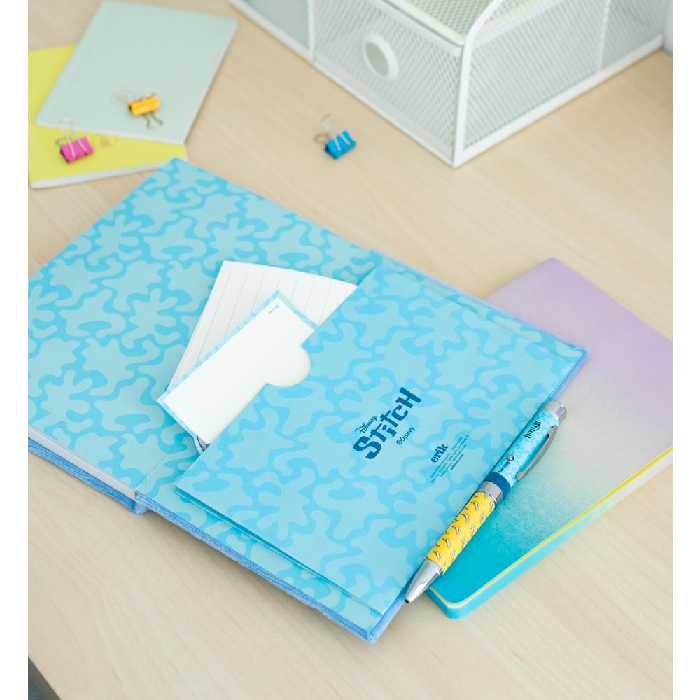 Тетратка со крзнена тетратка „Лило и Стич“ + проекторско пенкало - Стич