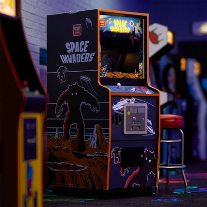 Máquina arcade de Space Invaders de un cuarto de tamaño + Moneda.