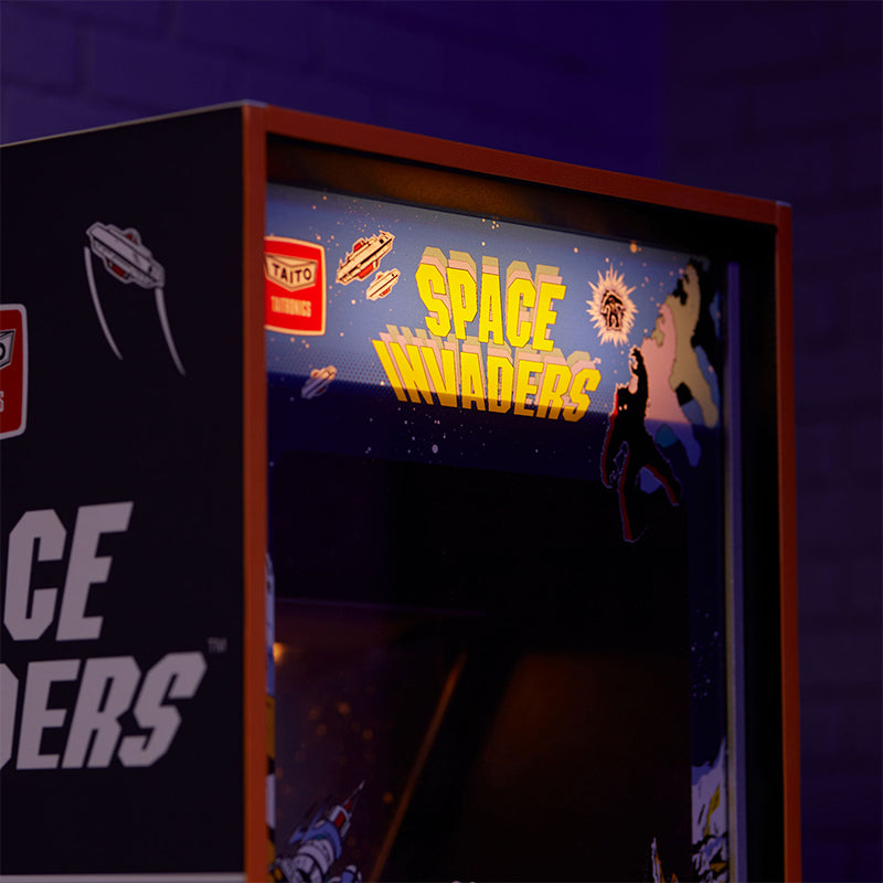 Máquina arcade de Space Invaders de un cuarto de tamaño + Moneda.