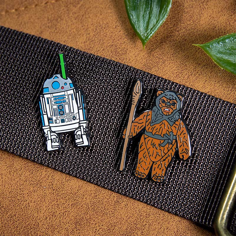 Pin's Star Wars Set 1.42 – R2-D2 (with pop-up Lightsaber) and Romba