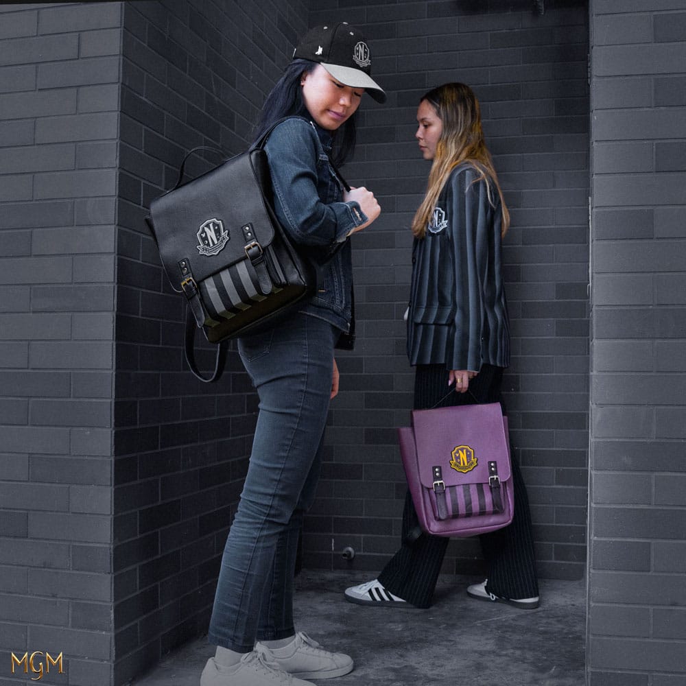 Mochila Wednesday - Nevermore Academy Púrpura